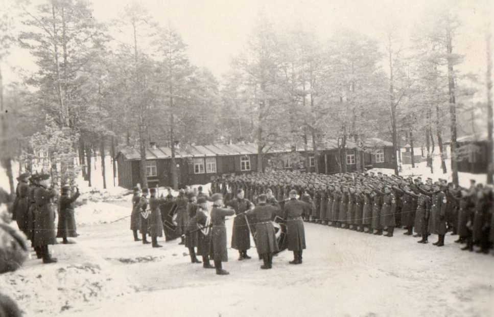 2-13_Tilsit1941_-_Vereidigung.jpg