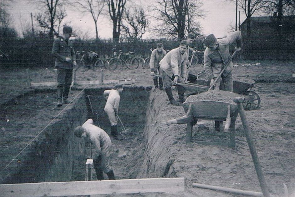 RAD_4-74_Hennstedt_Januar_1939_Beginn_der_Ausschachtungsarbeiten-1.jpg