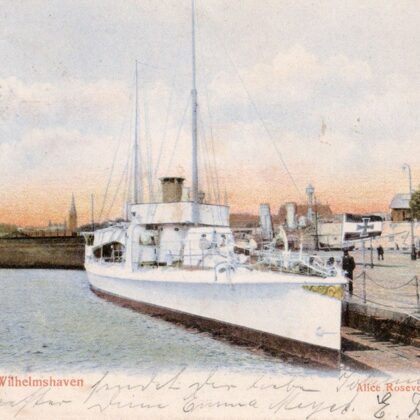 Alice Rosevelt im Hafen 1904