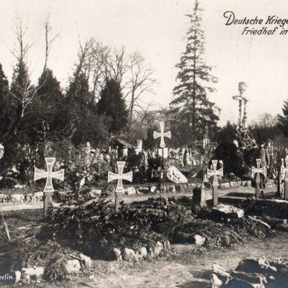 Deutsche Kriegergräber auf dem Friedhof in Montmedy 1915