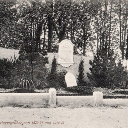 Vouziers . Kriegsgräber v. 1870-71 und 1914-15