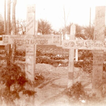 Französische Heldengräber auf unbekanntem Friedhof