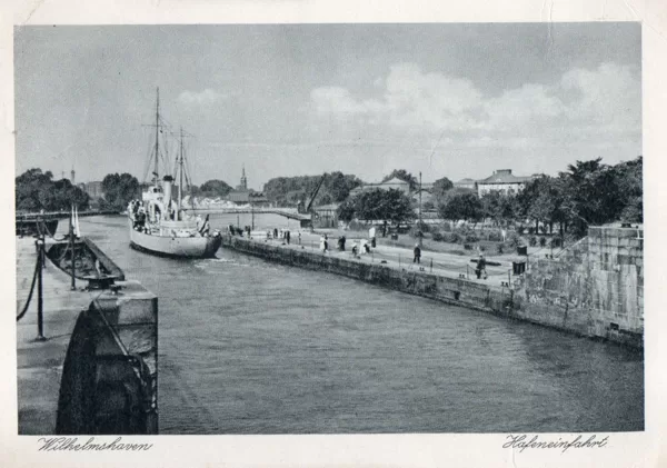 Hafeneinfahrt 1942