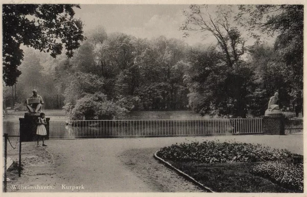 Kurpark-Hein u. Grete 1941.jpg