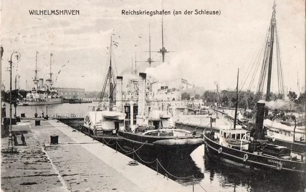 Reichskriegshafen (an der Schleuse) 1912.jpg