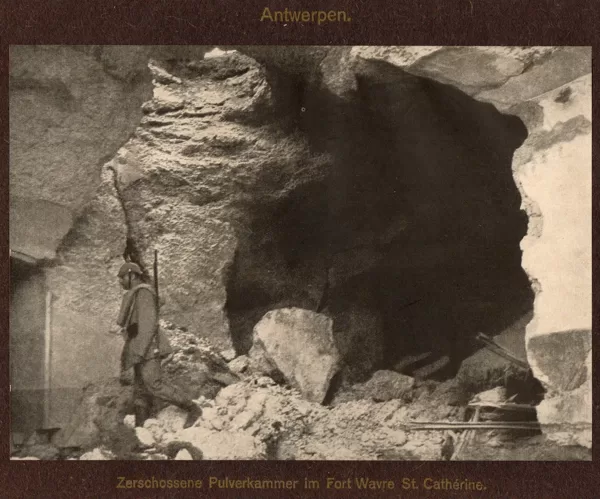 Antwerpen-Zerschossene Pulverkammer in Fort Wavre St. Chatherine