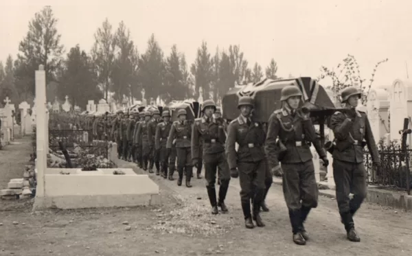 Beerdigung Lw Osten 1944