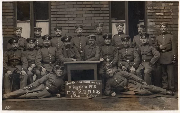 Erinnerungsfoto E.B.R.J R Nr.6 4. Zug 5. Korp 1915