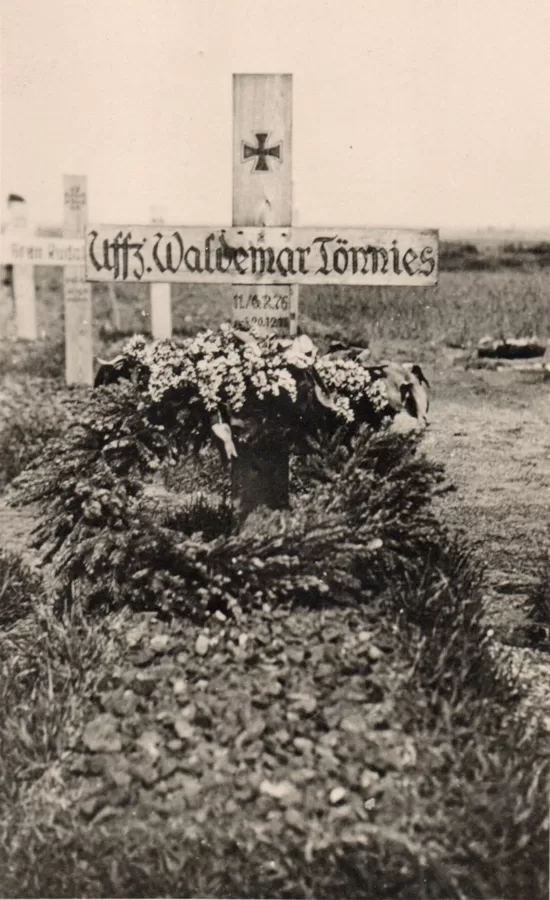 Kriegsgrab Uffz. Waldemar Tönnies