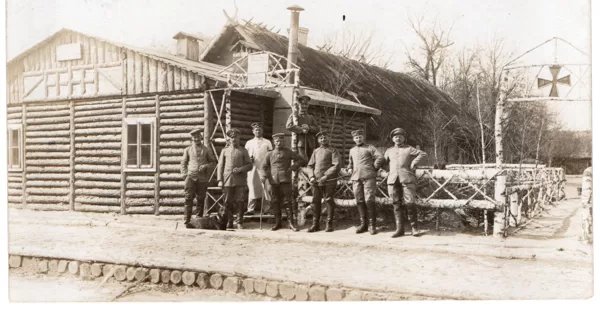 Soldaten vor Küche unbekannter Ort 1917