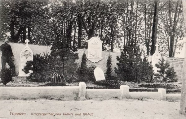 Vouziers . Kriegsgräber v. 1870-71 und 1914-15