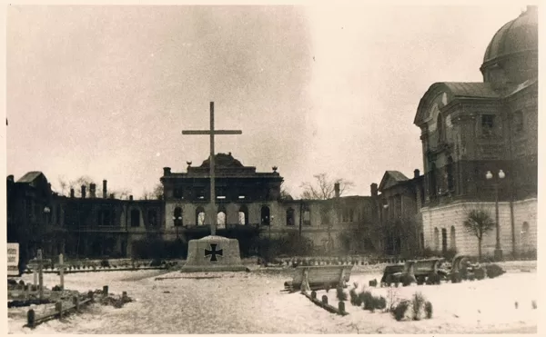unbekanntes Heldenfriedhof