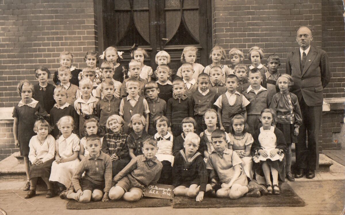 Klassenfoto_Armin_Oldeoogestr__Kl__8_1936.jpg