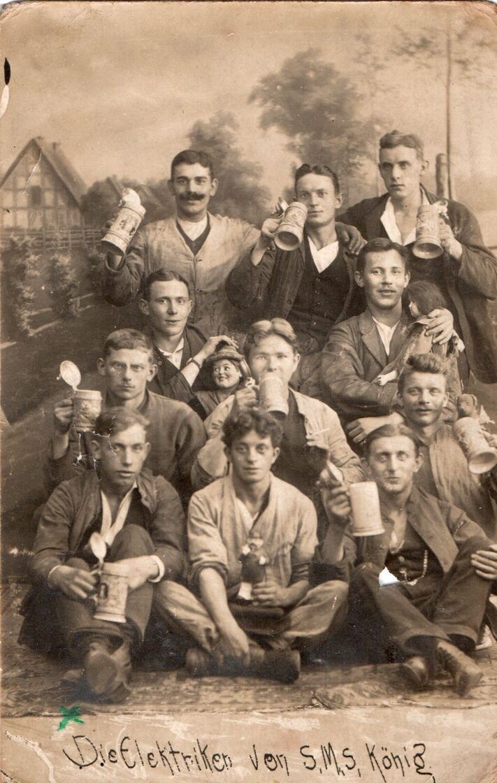 WHV-Elektriker_der_S_M_S_Konig_1913.jpg